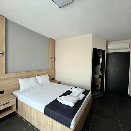 מלון Nueans Kuecuekkoey 1961 *