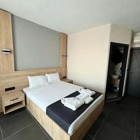 Nueans Kuecuekkoey 1961 מלון